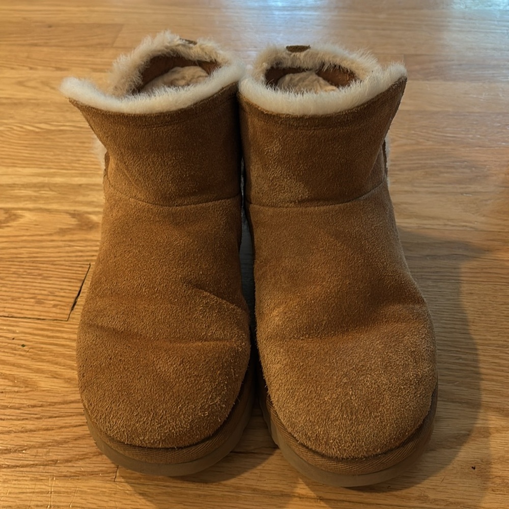 UGG Classic Mini High-low in chestnut
